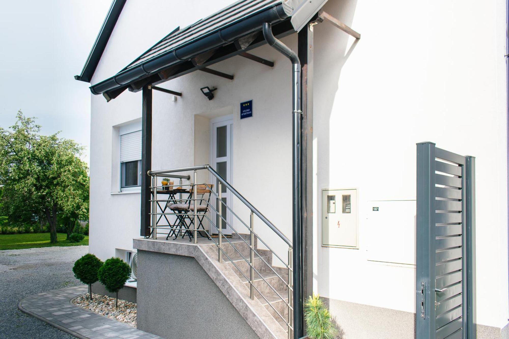 Goodlife Studio Apartment بوزيغا المظهر الخارجي الصورة